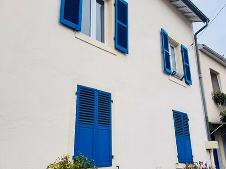 studio 22 m² meublé et équipé – calme  esprit village  commodités à pied