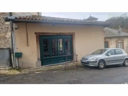 location local commercial