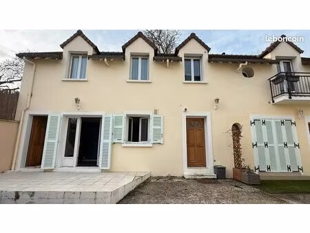 grand studio 32 m2 à villennes sur seine