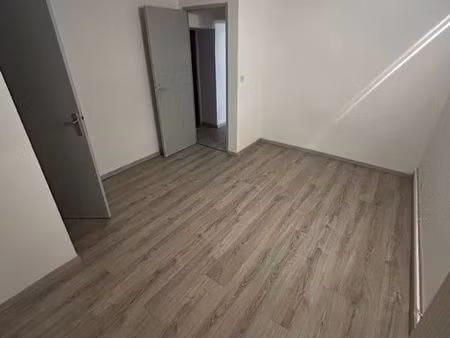 à louer t3 centre ville - parking à proximité