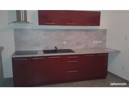 loue appartement avec cour au rdz st laurent de la plaine