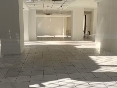 inconnu 1 pièce 130 m²