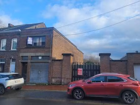 garage avec terrain latéral