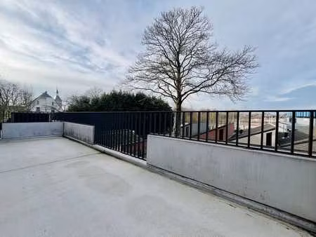 luxueuze serviceflat met 1 slpk en ruim terras
