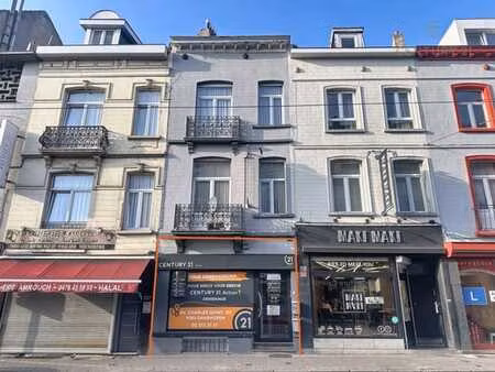 rez-de-chaussée commercial idéalement situé