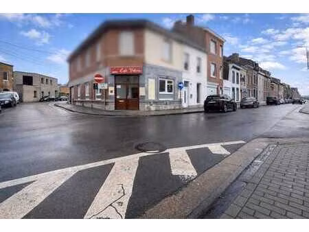 rez commercial à louer