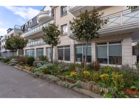 vente locaux professionnels 114 m² à sainte-genevieve-des-bois (91700)  497 000 €