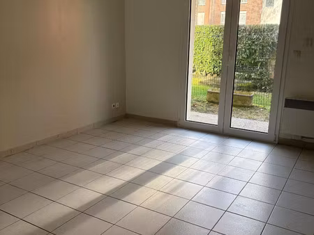 livry gargan - studio de 29m2 au rdc avec jardinet