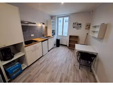 location appartement 1 pièce à lesparre-médoc (33340)  470 €