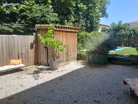 maison d'architecte nichée dans un parc classé