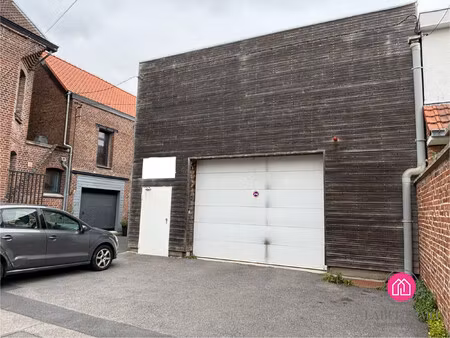 place parking en intérieur