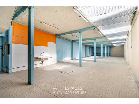 local commercial en duplex à la limite de villefranche-sur-saône