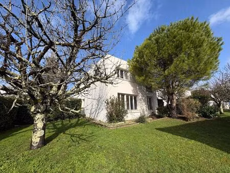 vente maison 6 pièces 141 m² saintes (17100)