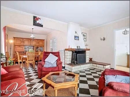 pavillon 4 chambres et 1 bureau avec cave  jardin et double garage