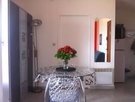 location meublée appartement 2 pièces 32 m² à vallauris (06220)  860 €