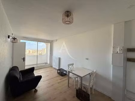location appartement 2 pièces meublé à la roche-sur-yon (85000) : à louer 2 pièces meublé 