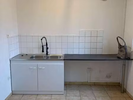location appartement 3 pièces à puisserguier (34620) : à louer 3 pièces / 64m² puisserguie