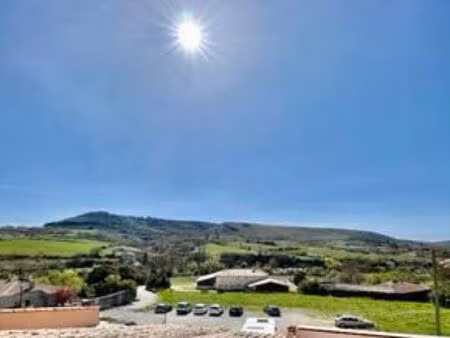 t3 meublé rénové avec terrasse tropézienne