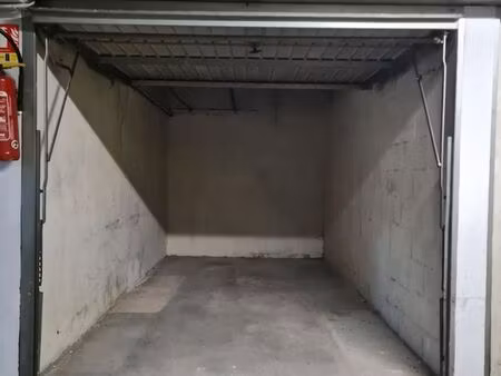 box / garage à louer - 84 bd felix faure   aubervilliers