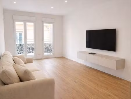 grand t2 entièrement rénové centre ville