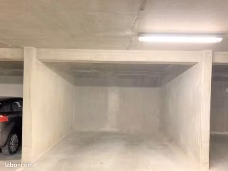terrasses de la reine blanche emplacement parking en sous-sol à louer  sécurisé  orléans m