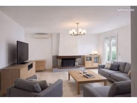 villa de plein pied en 4 faces proche centre ville 140 m2 avec grand jardin