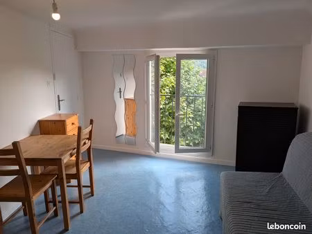 studio meublé avec terrasse à riez - 3e