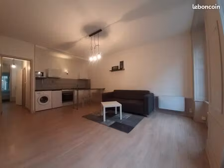 appartement type 2 proche hôtel de ville