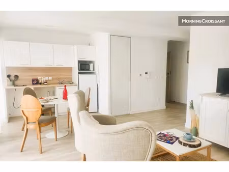 location meublée appartement 3 pièces 55 m² à chatellerault (86100)  850 €
