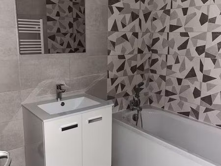 grand t4/f4 petit t5/f5 centre ville