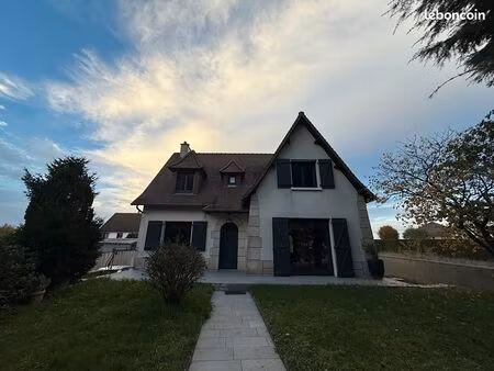 maison 4 pièces 180 m²