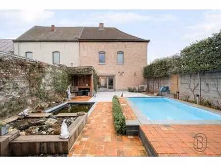 maison de caractere  avec entrepot/espace de stockage