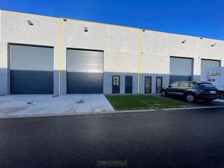 a louer  unité pme/abri située dans la zone industrielle ...