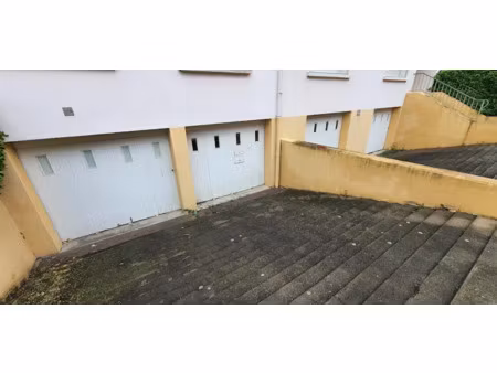 location parking 14 m² à le boulou (66160)  90 €