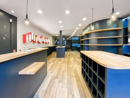 location locaux professionnels 105 m² à paris 18ème (75018)  3 952 €