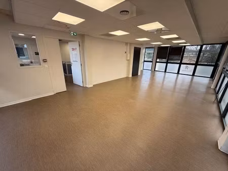 location locaux professionnels 1 pièce 75 m² à gardanne (13120)  700 €