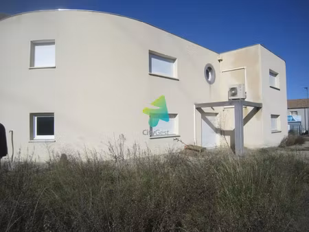 location locaux professionnels 135 m² à montredon-des-corbières (11100)  1 750 €