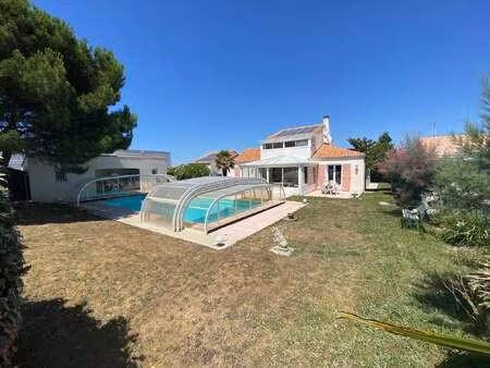 vente maison piscine aux sables-d'olonne (85100) : à vendre piscine / 145m² les sables-d'o