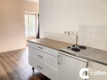 location appartement 1 pièce 26.9 m² à pau (64000)  350 €