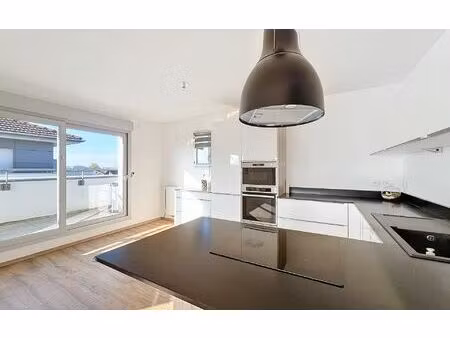 location appartement  95 m² t-4 à veigy-foncenex  2 225 €