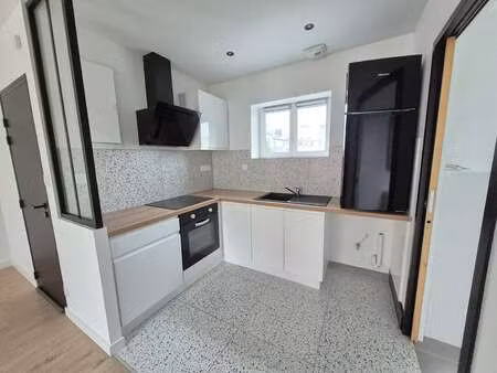 location appartement 2 pièces à brest pilier rouge (29200) : à louer 2 pièces / 27m² brest