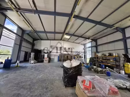 local d’activite 200m² loyer 2500€ ht/hc