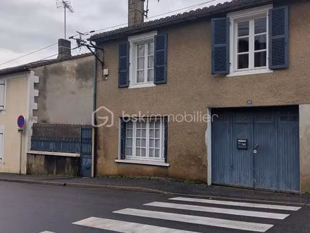 maison de ville de 114 m² à la rochefoucauld