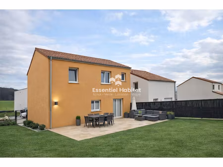 maison individuelle récente avec jardin