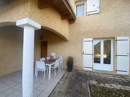 maison jumelée à louer