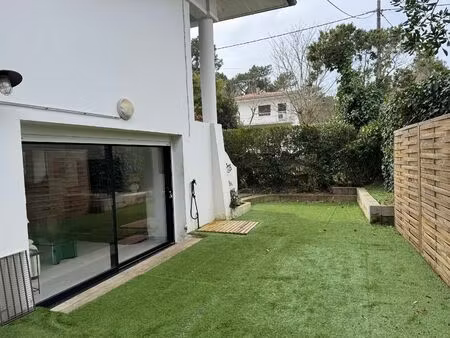 rez de chaussée de villa - 2 chambres - jardinet - location meublée