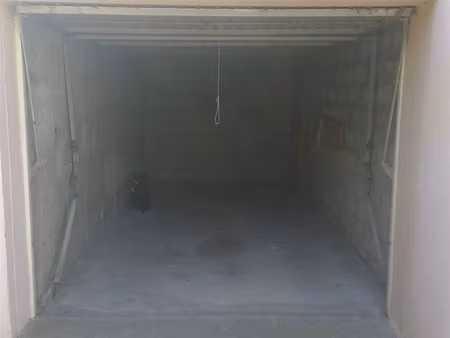 arles  garage à louer quartier montplaisir