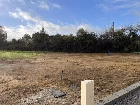 terrain constructible viabilisé à vendre