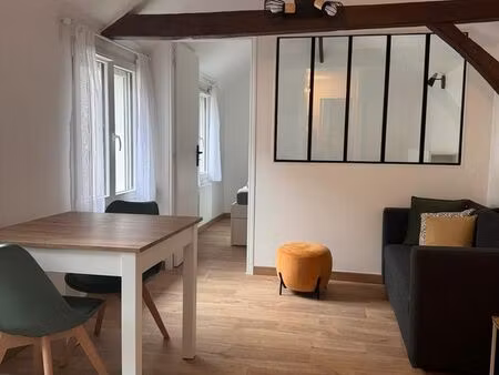 ? t2 de standing - 26 32 m² - rénovation totale & meublé - île de meulan