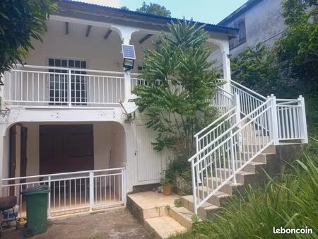 haut de maison à louer lumineux 3 chambres – proche basse-terre (15 min)